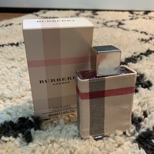 🌟 Burberry London🌟